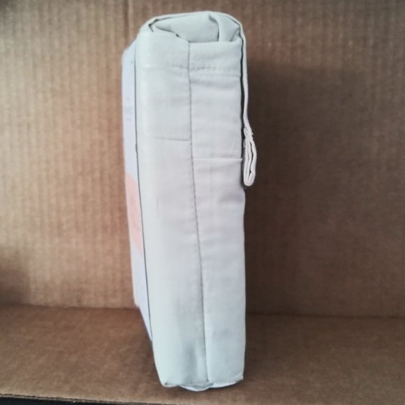 Threshold Ultra Soft Pillowcases (Standard, Chalk color) - Picture 6 of 9